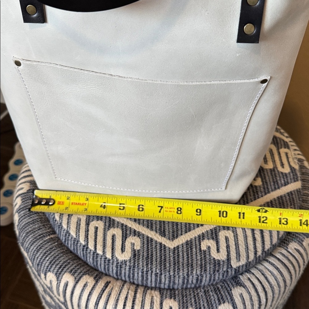 NWT Portland Leather Beluga Tote Bag with Black Handles Medium Tote FREE TASSEL - Picture 9 of 12
